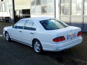 Bild 4/14 von Mercedes-Benz E 430 (1998)