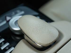 Immagine 38/50 di Mercedes-Benz S 350 CDI BlueEFFICIENCY L (2011)