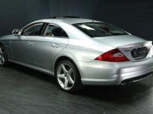 Image 4/30 de Mercedes-Benz CLS 55 AMG (2005)