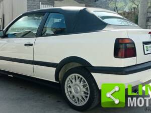 Immagine 8/10 di Volkswagen Golf III Cabrio 1.6 (1997)