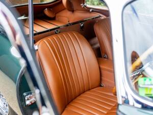 Bild 25/50 von Jaguar E-Type 4.2 (1965)