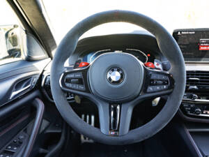 Image 24/29 of BMW M5 xDrive (2022)