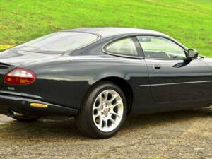 Immagine 8/50 di Jaguar XKR (2000)