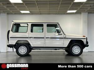 Image 4/15 of Mercedes-Benz 230 GE (LWB) (1985)