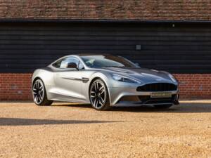 Bild 2/50 von Aston Martin Vanquish (2015)