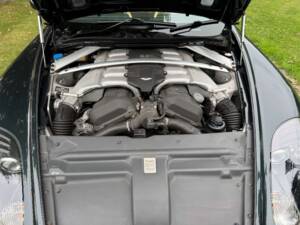 Image 36/43 of Aston Martin DB 9 (2008)