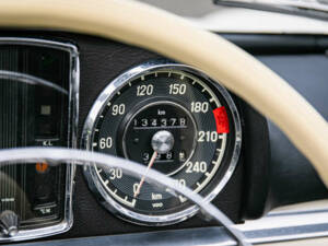 Bild 8/29 von Mercedes-Benz 300 SL (1999)