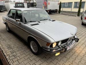 Imagen 5/13 de BMW 3,3 Li (1976)