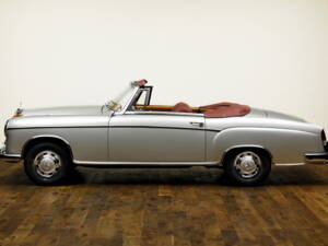 Image 2/25 of Mercedes-Benz 220 S Cabriolet (1959)