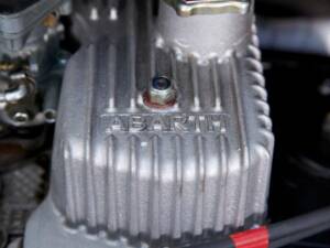 Image 29/33 of FIAT 500 L (1972)