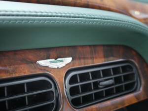 Image 17/40 of Aston Martin DB 7 Vantage (2000)