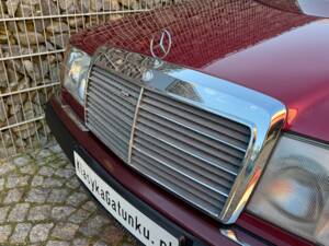 Immagine 18/75 di Mercedes-Benz 230 E (1992)