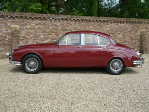 Image 38/50 of Jaguar Mk II 2.4 (1962)