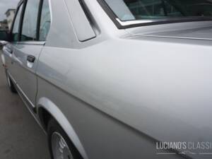 Image 22/59 of BMW 528i (1982)