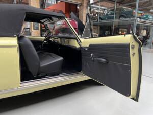 Bild 24/31 von Peugeot 403 Cabriolet (1957)