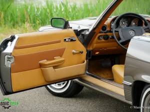 Image 4/48 of Mercedes-Benz 350 SL (1972)