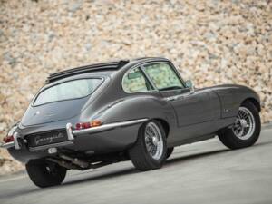 Immagine 34/88 di Jaguar E-Type (2+2) (1968)