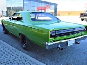 Immagine 6/43 di Plymouth Road Runner Hardtop Coupé (1968)