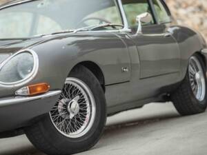 Immagine 18/88 di Jaguar E-Type (2+2) (1968)