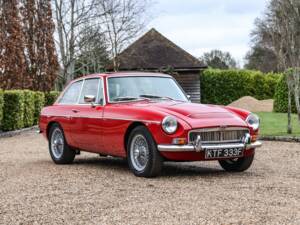 Image 1/40 of MG MGC GT (1968)