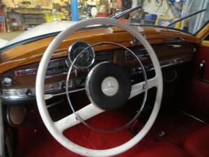 Image 16/28 de Mercedes-Benz 300 d (1960)