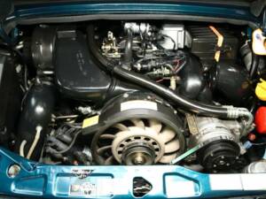 Image 23/30 of Porsche 911 Carrera 2 (WTL) (1993)
