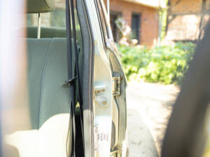 Image 30/63 of BMW 528i (1984)
