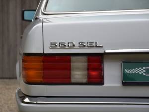 Image 13/47 of Mercedes-Benz 560 SEL (1989)