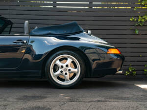 Image 17/47 of Porsche 911 Carrera (1997)