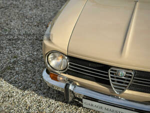 Imagen 7/100 de Alfa Romeo Giulia 1300 Super (1971)