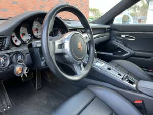 Image 17/27 of Porsche 911 Turbo S (2014)