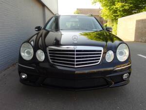 Image 7/98 of Mercedes-Benz E 63 AMG T (2008)
