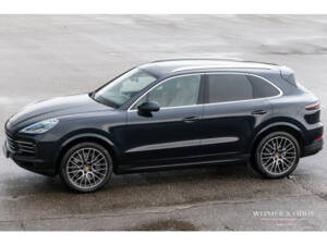 Image 1/37 of Porsche Cayenne S (2018)