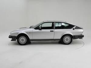 Bild 8/15 von Alfa Romeo GTV 6 2.5 (1982)