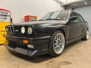 Image 2/20 de BMW M3 (1989)