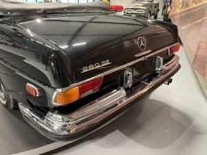 Image 10/37 of Mercedes-Benz 280 SE (1970)