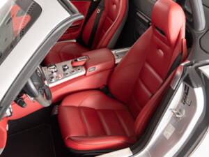 Image 29/48 of Mercedes-Benz SLS AMG Roadster (2012)