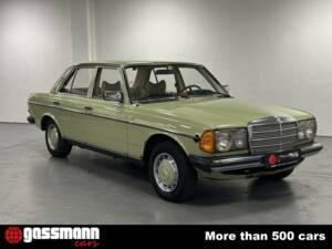 Image 5/15 de Mercedes-Benz 200 D (1978)