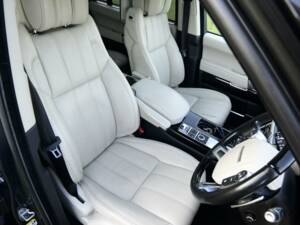 Bild 27/50 von Land Rover Range Rover Autobiography SDV8 (2017)