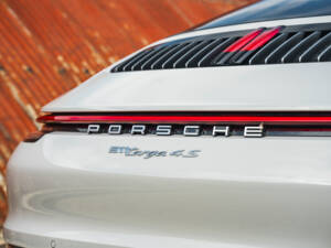 Image 33/33 de Porsche 911 Targa 4S (2021)