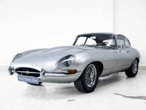 Image 1/42 of Jaguar E-Type 3.8 (1963)