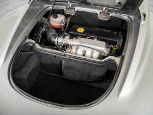 Image 35/50 of Lotus Elise (2002)