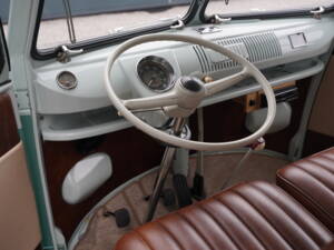 Image 18/50 of Volkswagen T1 Kombi (1962)