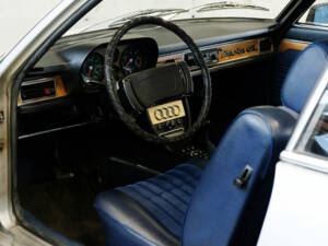 Image 12/24 of Audi 100 Coupe S (1971)