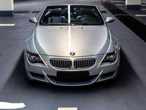 Image 3/63 of BMW M6 (2007)