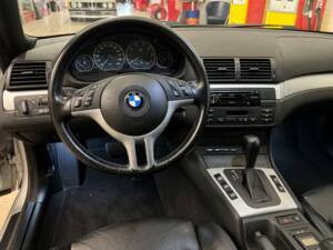 Image 8/16 of BMW 330Ci (2001)