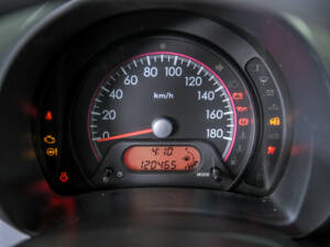 Image 15/48 of Suzuki Alto (2010)