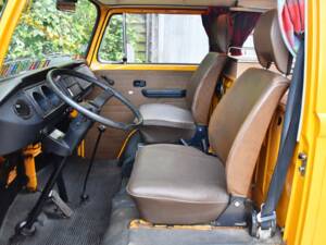 Image 24/49 of Volkswagen T2b Camper (1978)