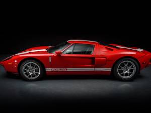 Image 2/13 of Ford GT (2005)