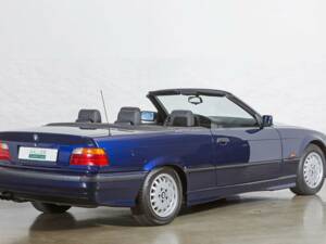 Imagen 8/20 de BMW 328i (1995)